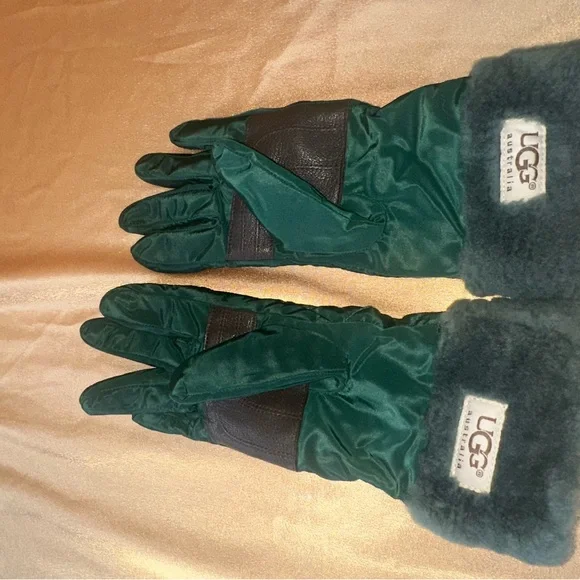 UGG Dark Green Shearling Gloves - Picture 5 of 5